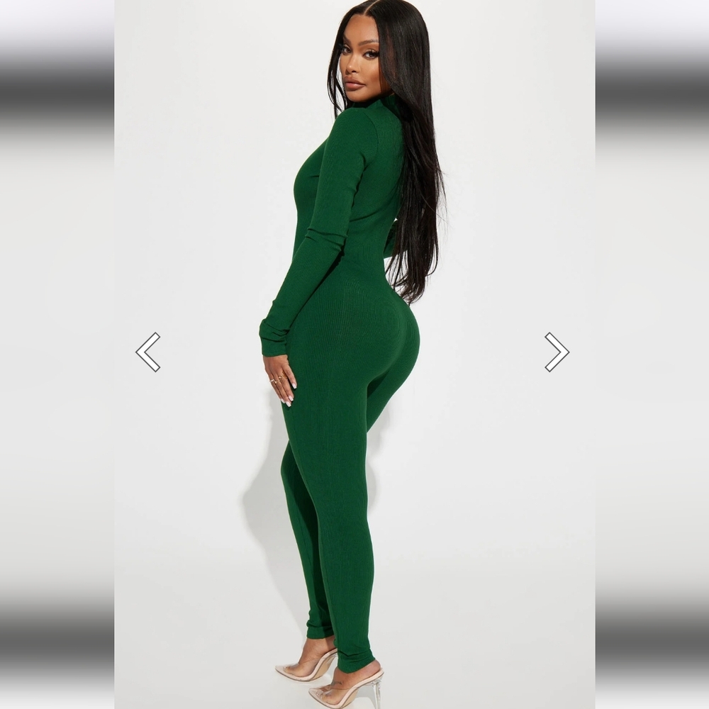 💚 HUNTER GREEN Ribbed Sabrina JUMPSUIT 💚 - Picture 4 of 17